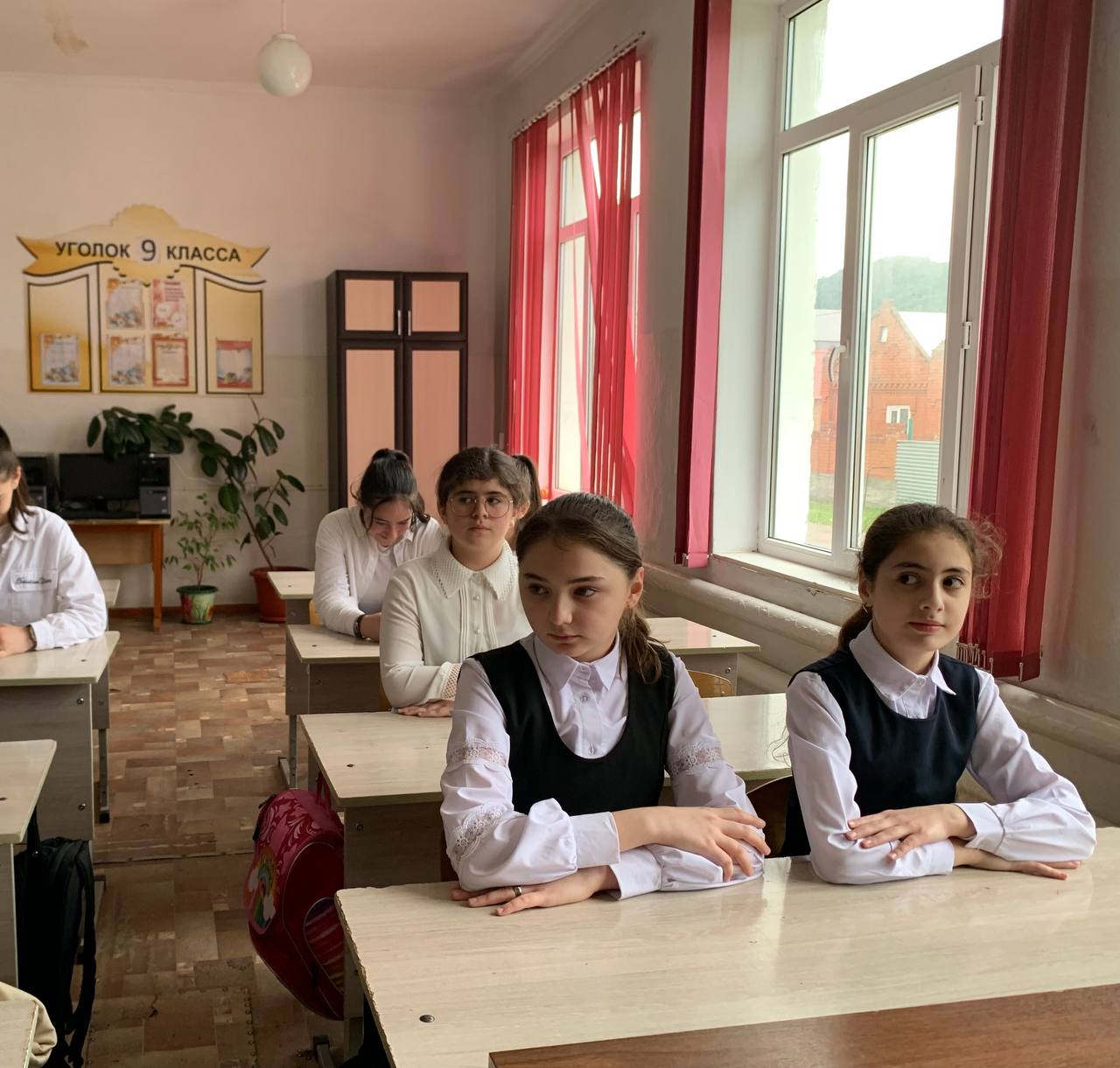 В рамках празднования Дня Славянской письменности и культуры советник иректора по воспитанию и взаимодействию с детскими общественными объединениями провела для наших учащихся кинолекторий по художественному фильму &amp;quot;Илья Муромец&amp;quot; (1956г.).